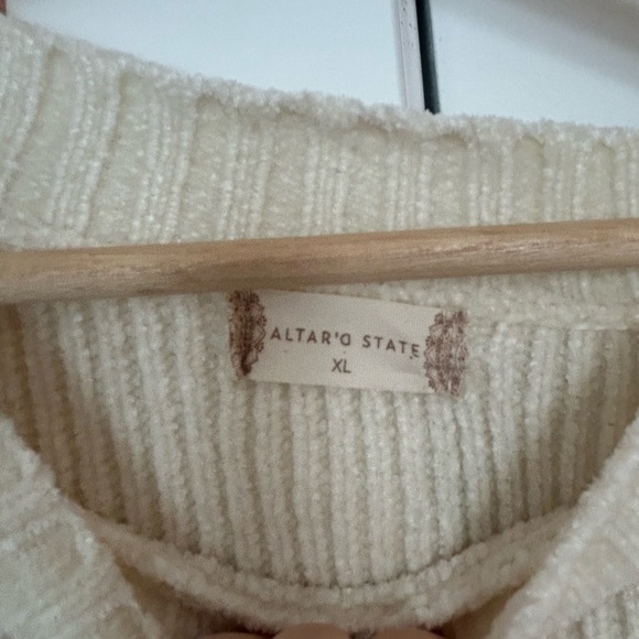 Alter’d State chenille dolman sweater size XL - Picture 4 of 5